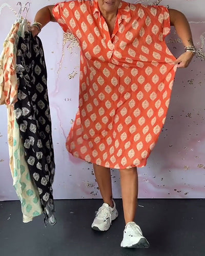 Liora™ | Losse Lente Jurk met Reverskraag en Korte Mouwen