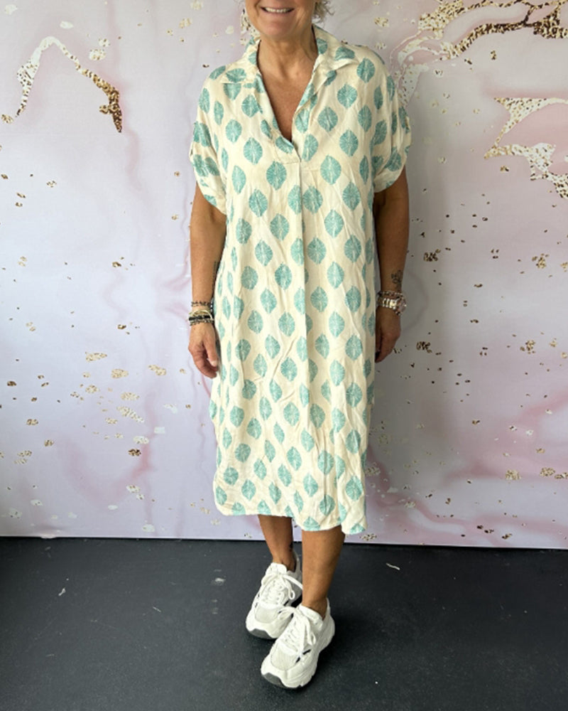 Liora™ | Losse Lente Jurk met Reverskraag en Korte Mouwen