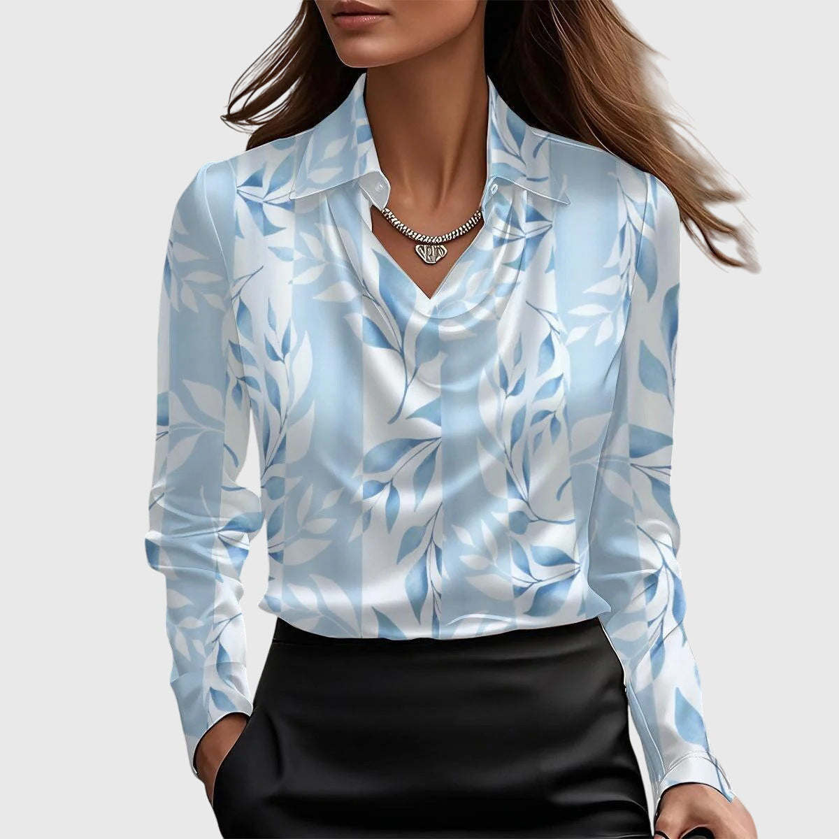 Sylvie | Blouse met luxe glans en plooihals